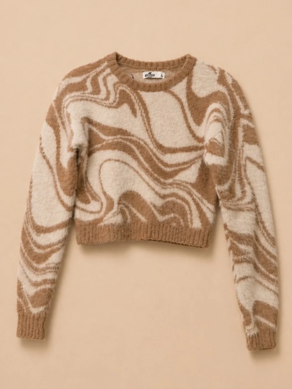 Hollister - Wavy Pattern Crewneck Sweater in Cream and Tan